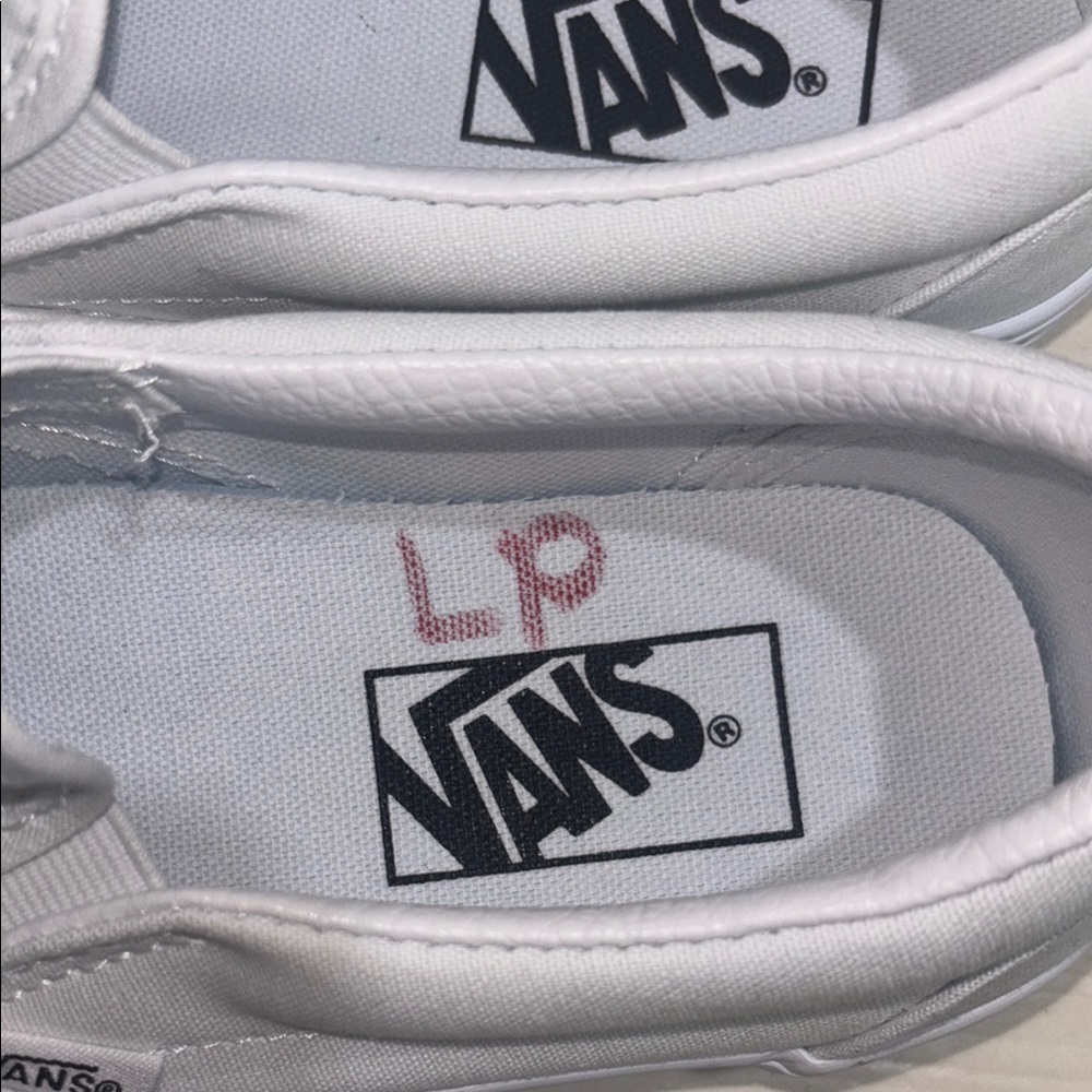 NWOT Vans White Classic Slip-On sneakers. Men's 6.5, Women's 8. Timeless style! - Picture 7 of 8